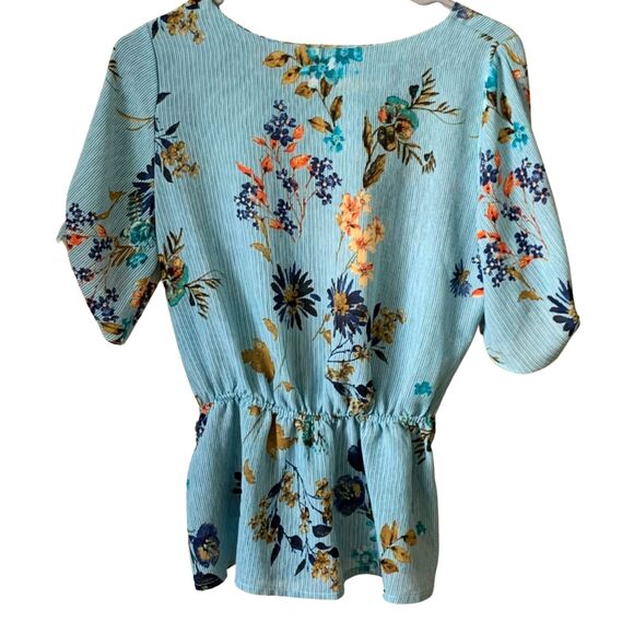 Floral Short Sleeve Blouse with Buckle Belt – Blue – No Size Tag (Approx. S-M) - Picture 6 of 9